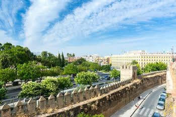 Tryp Sevilla Macarena Hotel Exterior foto