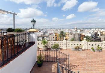 Tryp Sevilla Macarena Hotel Exterior foto