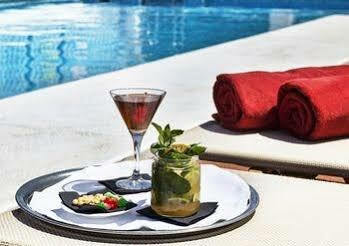 Tryp Sevilla Macarena Hotel Exterior foto
