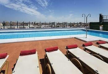 Tryp Sevilla Macarena Hotel Exterior foto